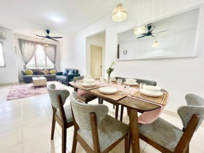 O3 1-12Pax Cozy Home Setia Alam SCCC TV&WiFi Pool